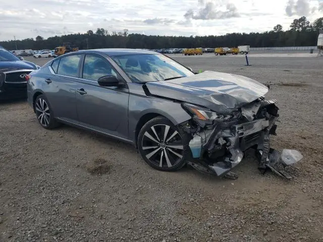 2022 NISSAN ALTIMA SR  