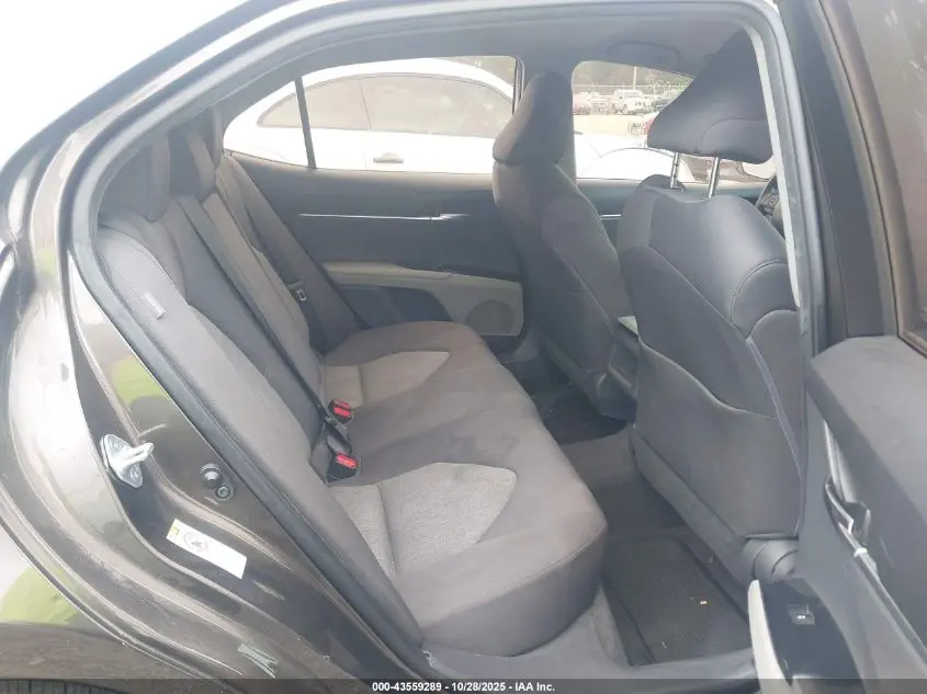 2018 TOYOTA CAMRY LE