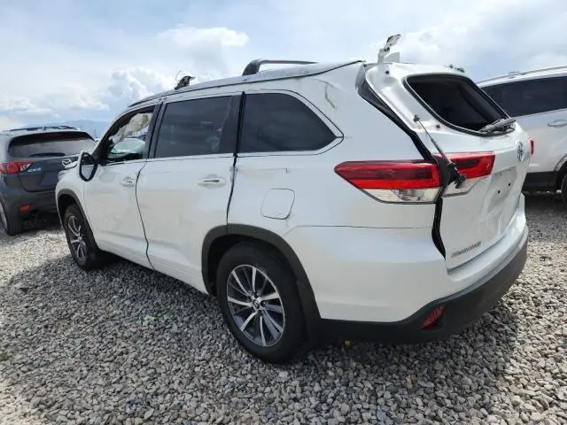 2017 TOYOTA HIGHLANDER SE  