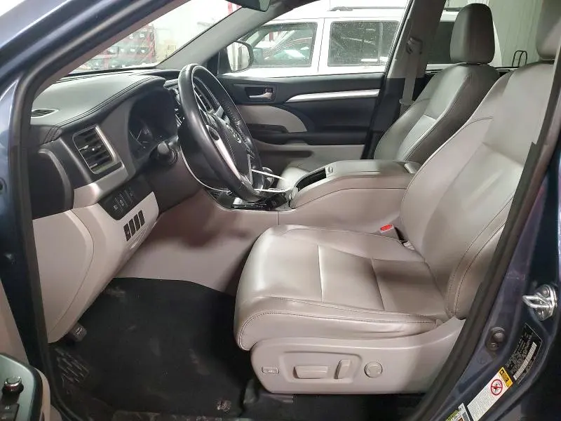2017 TOYOTA HIGHLANDER XLE  