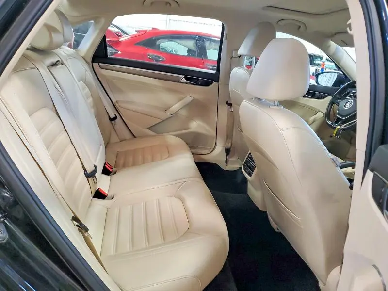 2017 VOLKSWAGEN PASSAT SEL PREMIUM  