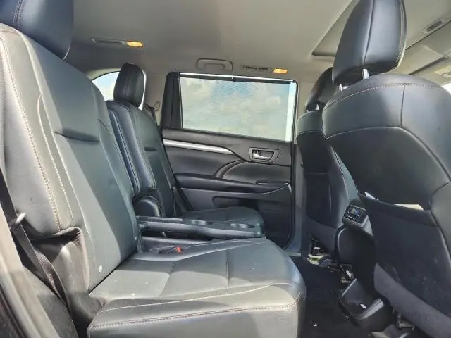 2016 TOYOTA HIGHLANDER XLE  