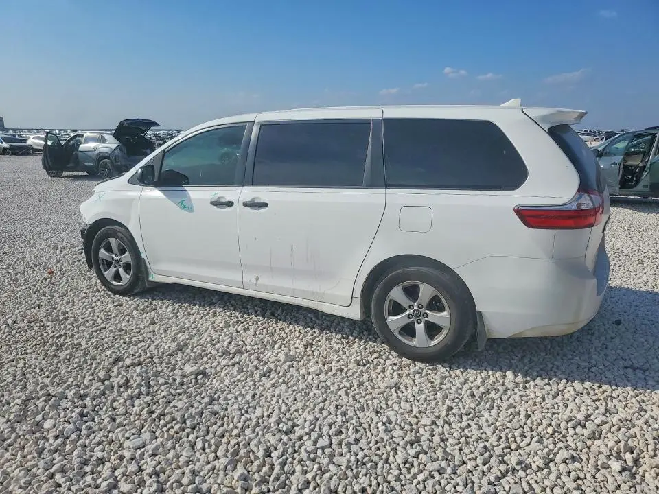 2019 TOYOTA SIENNA   