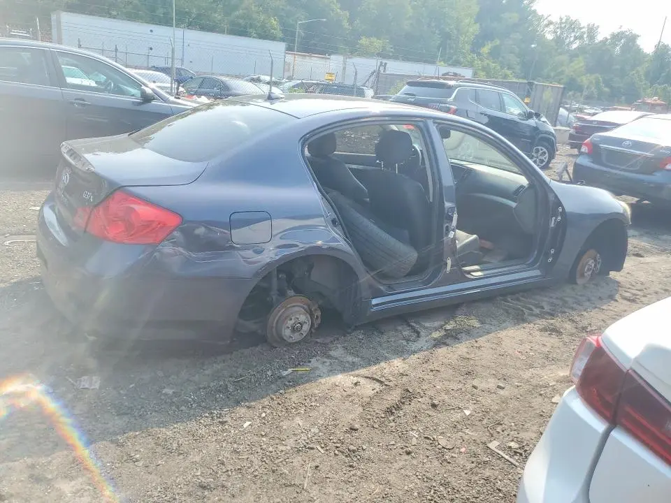 2011 INFINITI G37   