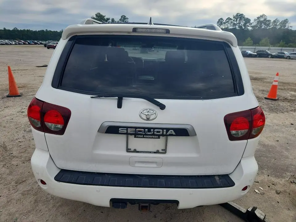 2021 TOYOTA SEQUOIA SR5  