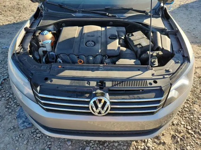 2013 VOLKSWAGEN PASSAT SE  