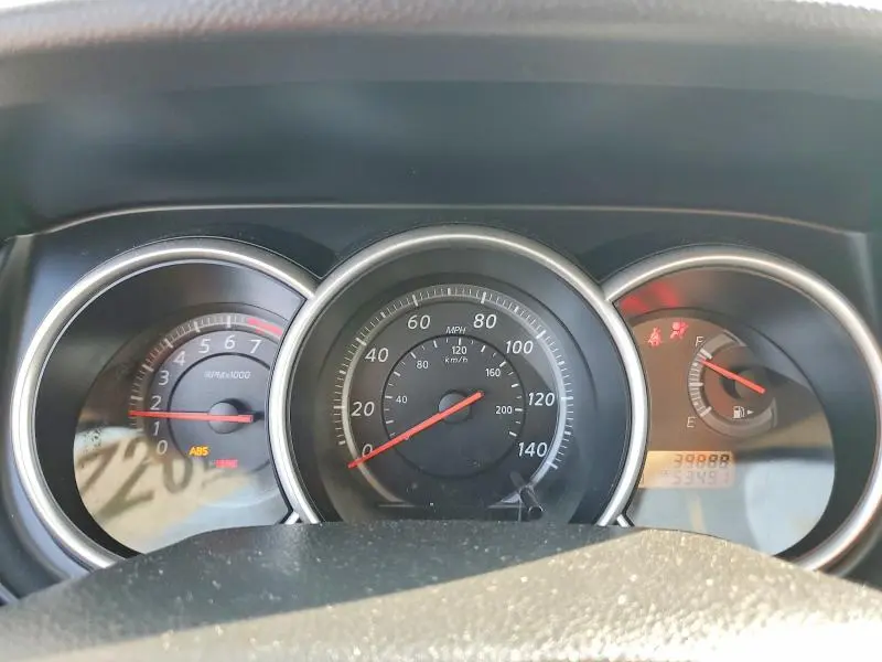 2011 NISSAN VERSA 1.8 S  