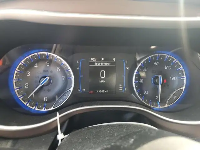 2023 CHRYSLER VOYAGER LX  