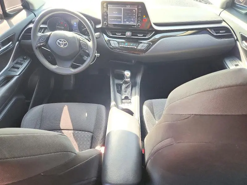 2020 TOYOTA C-HR LE  