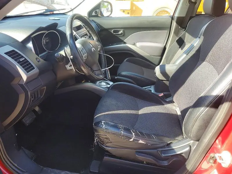2010 MITSUBISHI OUTLANDER SE  