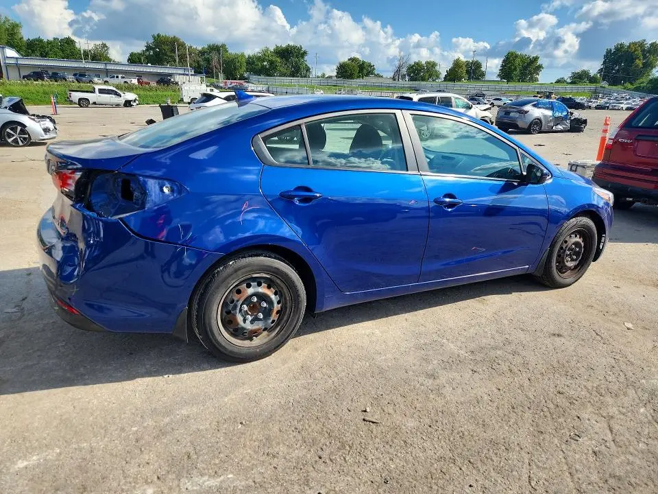 2017 KIA FORTE LX  
