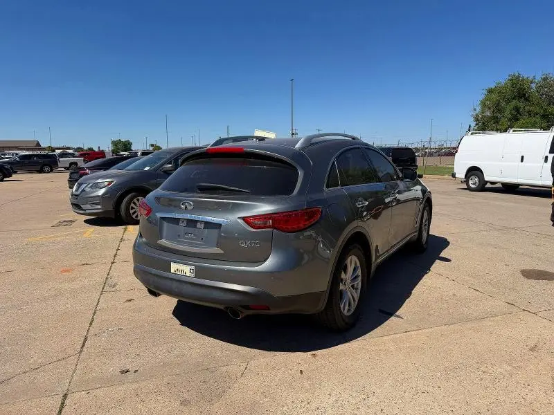 2016 INFINITI QX70 BASE  