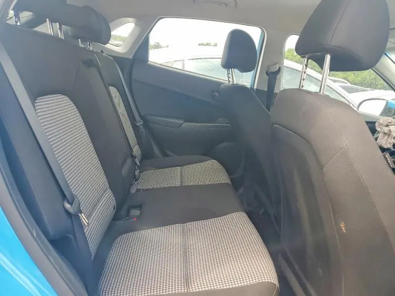 2023 HYUNDAI KONA SE  