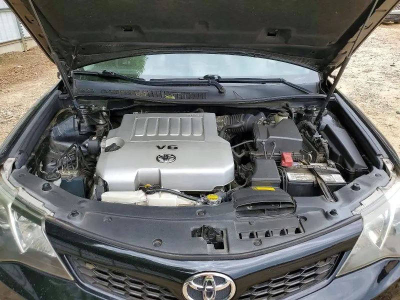 2012 TOYOTA CAMRY SE V6  