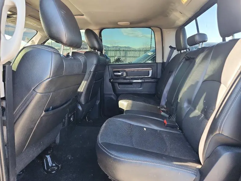 2015 RAM 1500 LARAMIE  