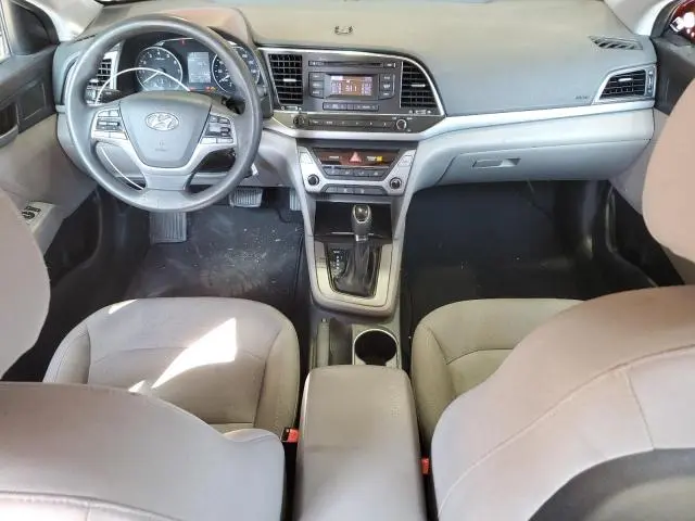 2018 HYUNDAI ELANTRA SE