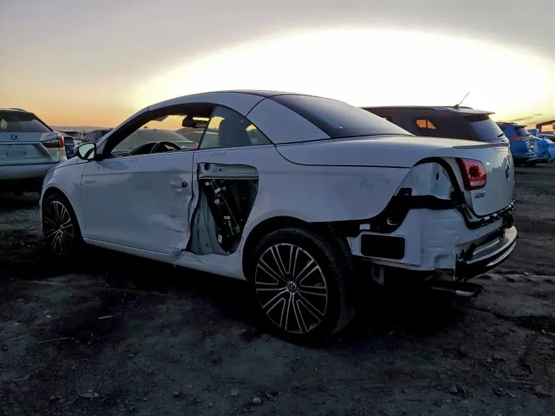 2015 VOLKSWAGEN EOS LUX  