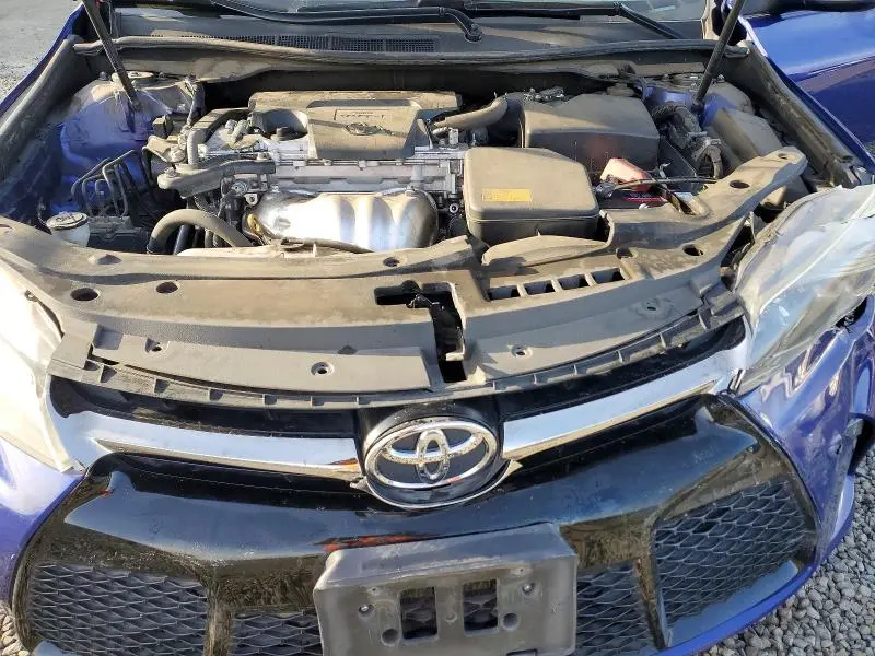 2015 TOYOTA CAMRY SE  