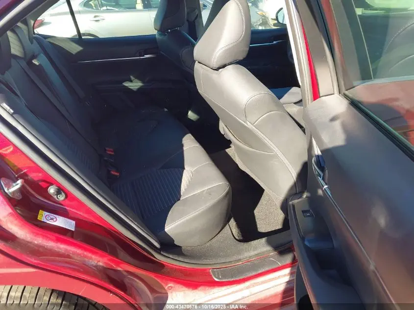 2018 TOYOTA CAMRY SE