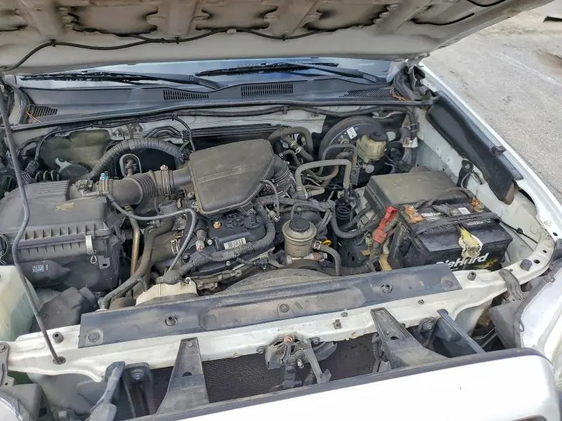 2018 TOYOTA TACOMA SR  