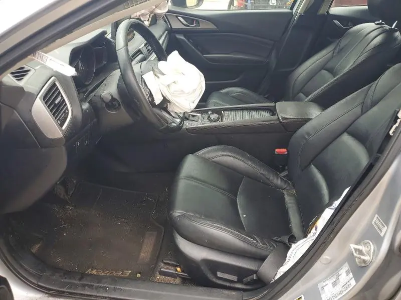 2017 MAZDA 3 TOURING  