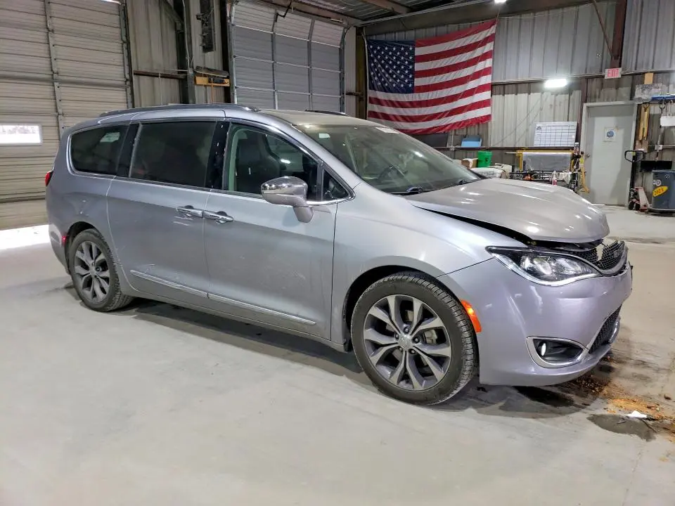 2018 CHRYSLER PACIFICA LIMITED  