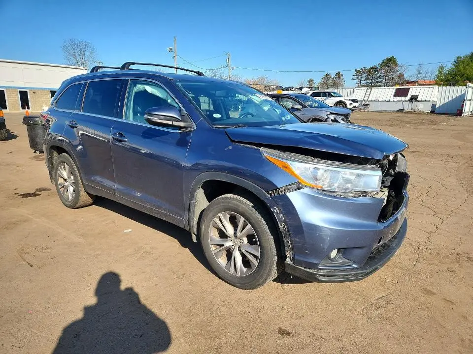 2015 TOYOTA HIGHLANDER XLE  