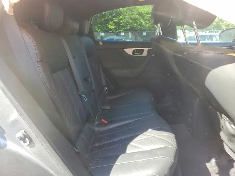 2016 INFINITI QX70 BASE  