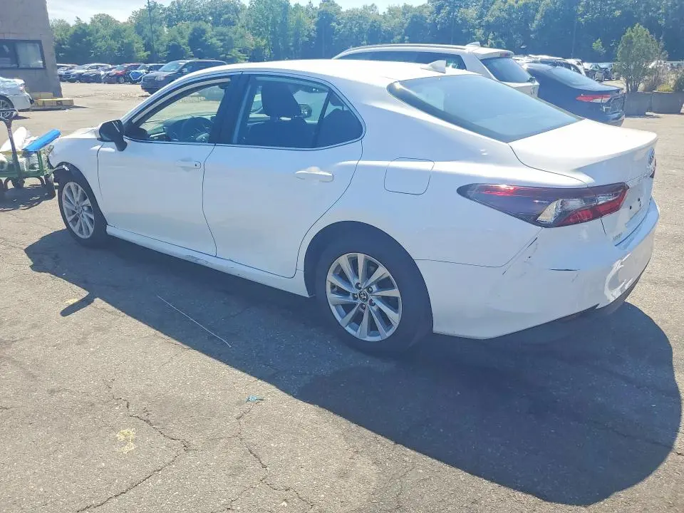 2022 TOYOTA CAMRY LE  
