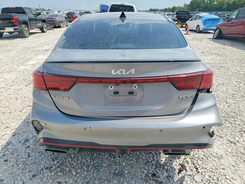 2023 KIA FORTE GT  