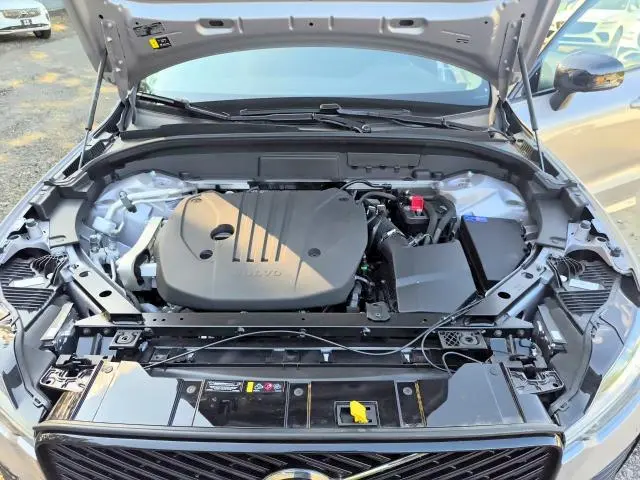 2026 VOLVO XC60 PLUS  