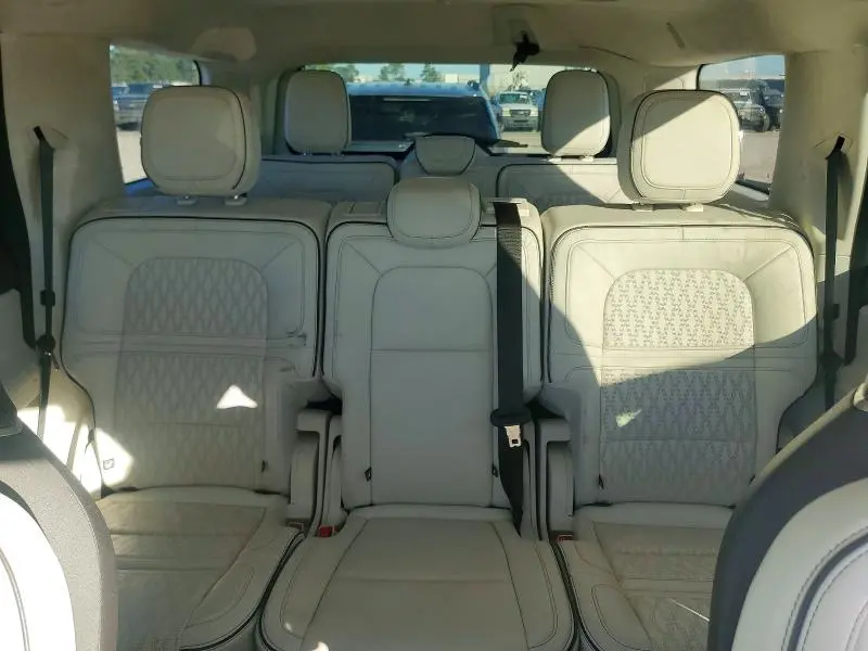 2023 LINCOLN NAVIGATOR BLACK LABEL  