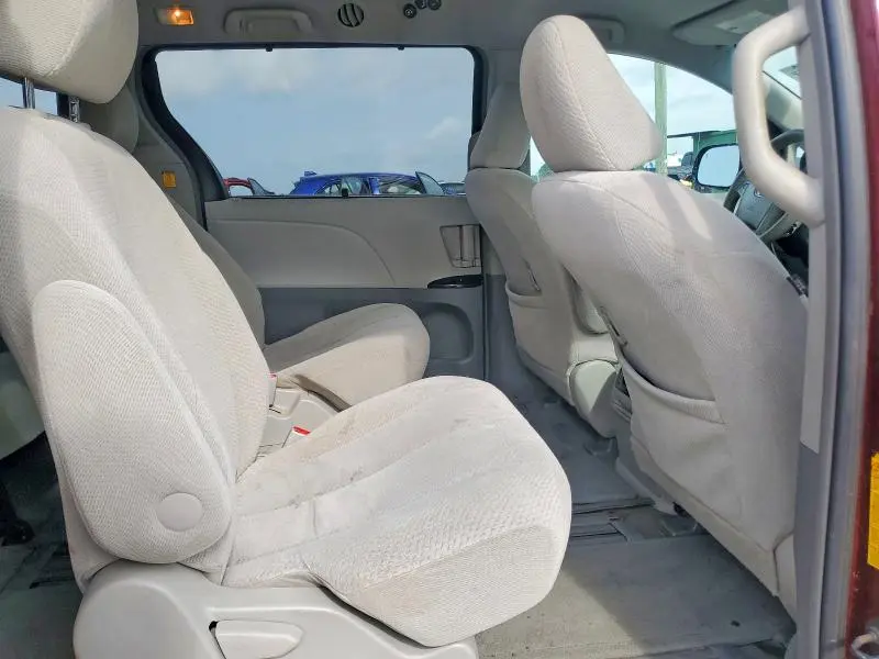 2012 TOYOTA SIENNA LE  