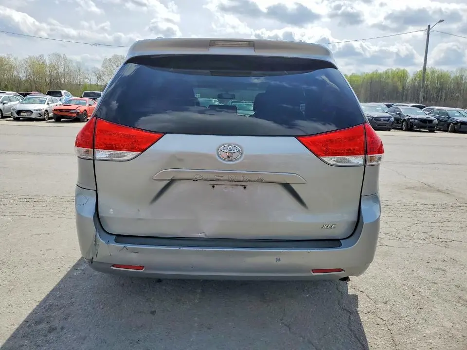 2011 TOYOTA SIENNA XLE 8-PASSENGER  