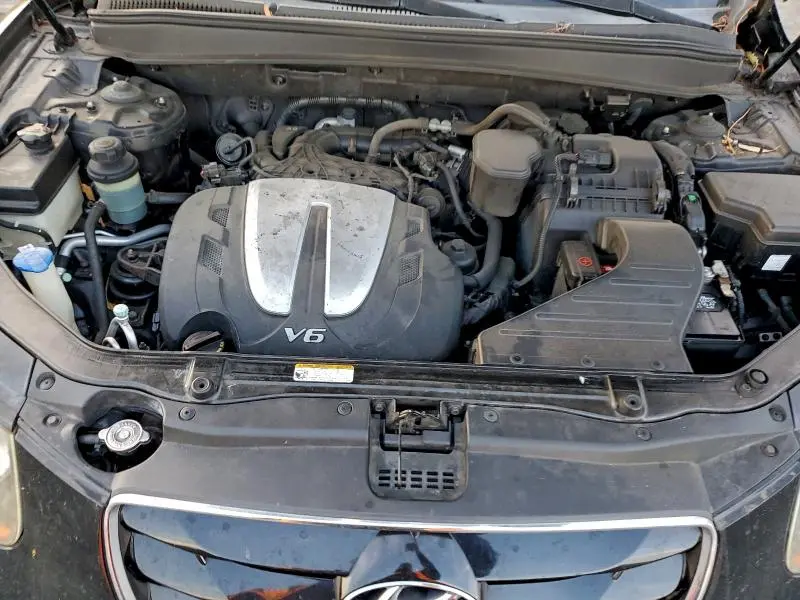 2010 HYUNDAI SANTA FE SE  