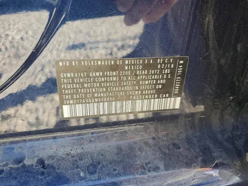 2016 VOLKSWAGEN GOLF S/SE  