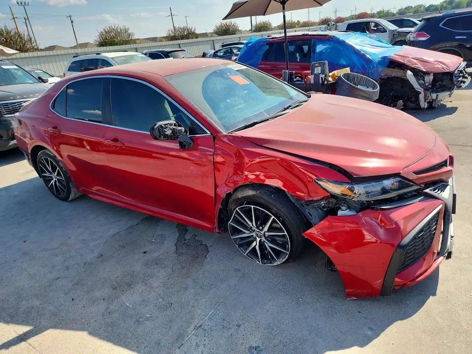 2021 TOYOTA CAMRY SE  