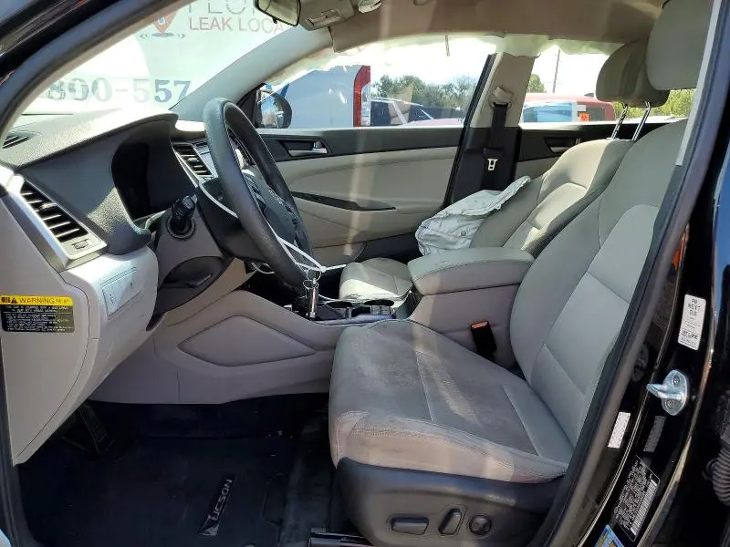 2017 HYUNDAI TUCSON SE  