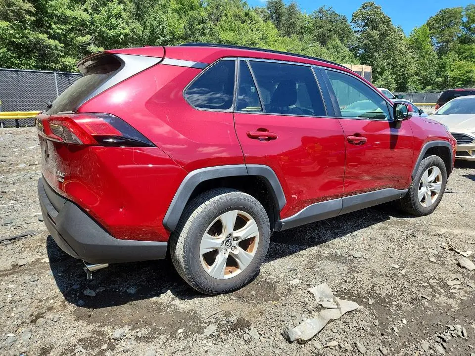 2019 TOYOTA RAV4 XLE  
