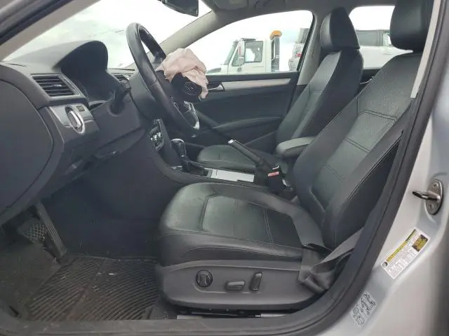 2012 VOLKSWAGEN PASSAT SE  