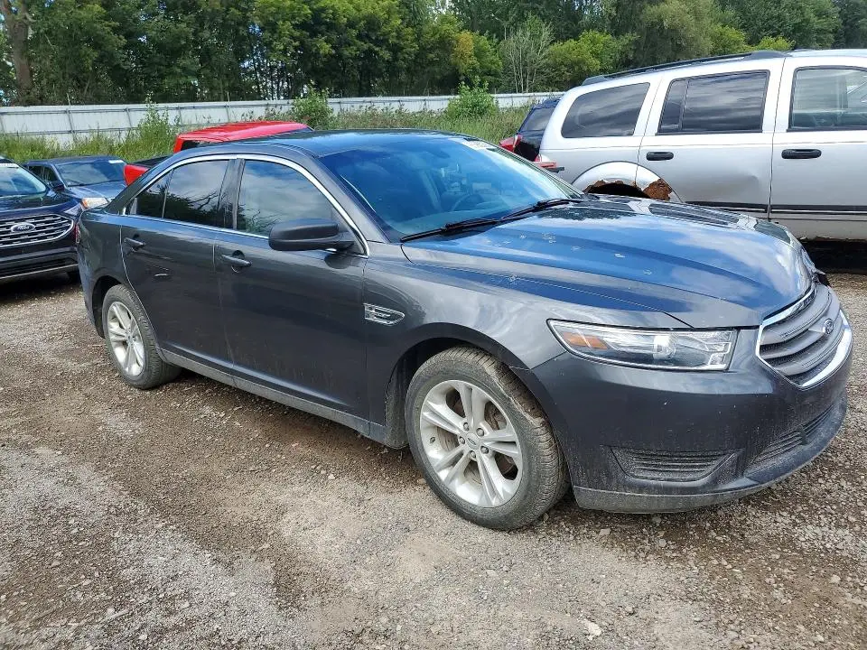 2018 FORD TAURUS SE  