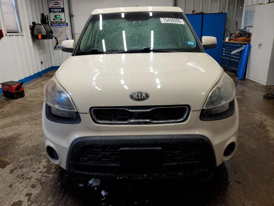 2013 KIA SOUL +  