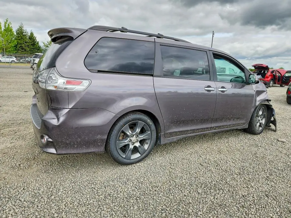 2015 TOYOTA SIENNA SPORT  