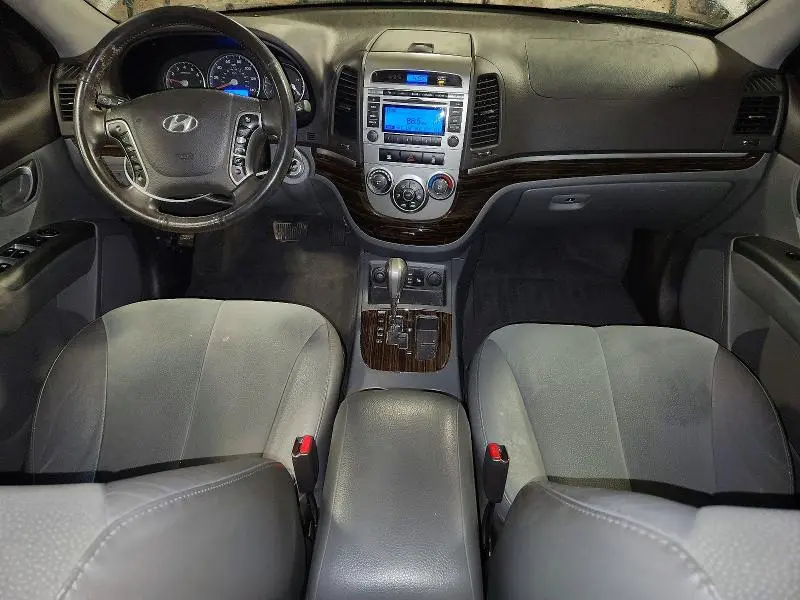 2011 HYUNDAI SANTA FE SE  