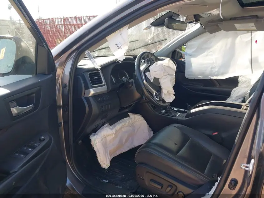2019 TOYOTA HIGHLANDER XLE