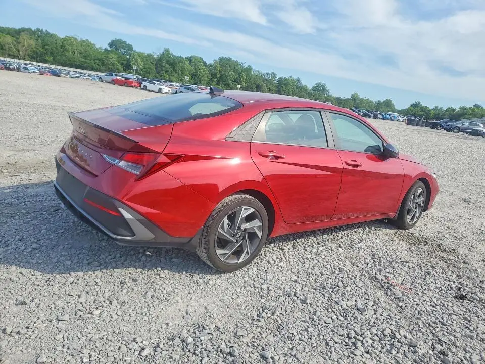2025 HYUNDAI ELANTRA SEL SPORT  