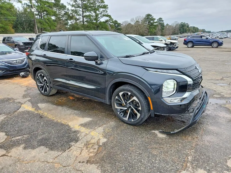2022 MITSUBISHI OUTLANDER SE  