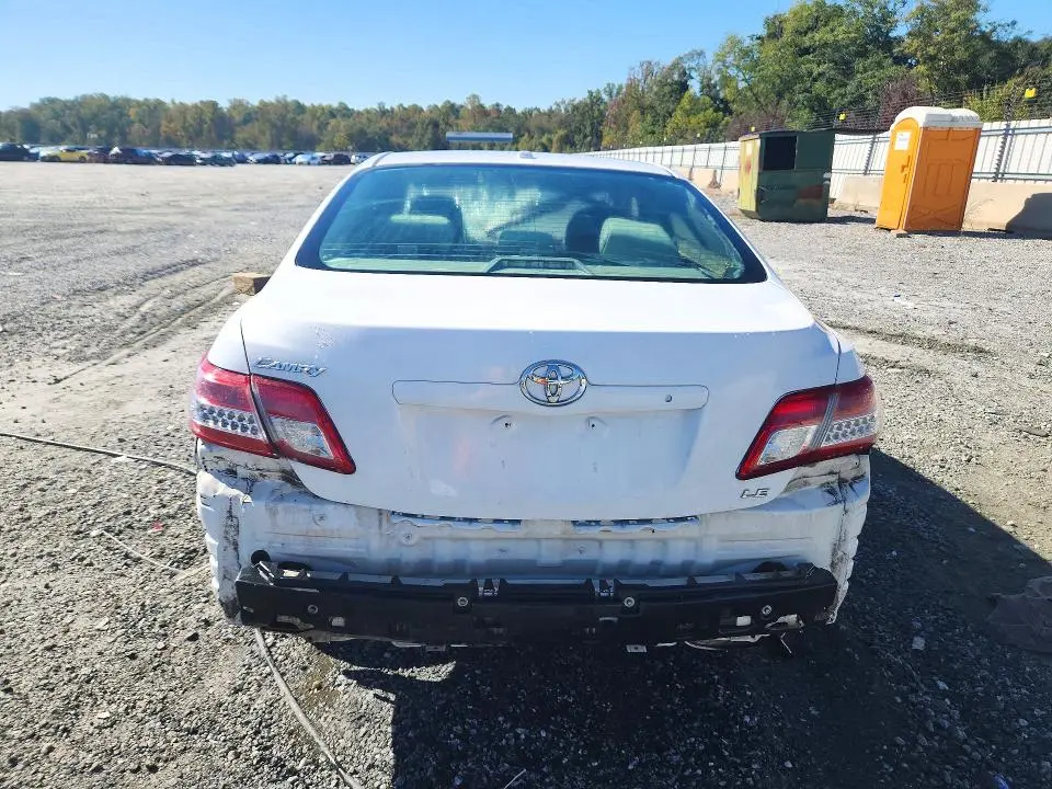2011 TOYOTA CAMRY LE  