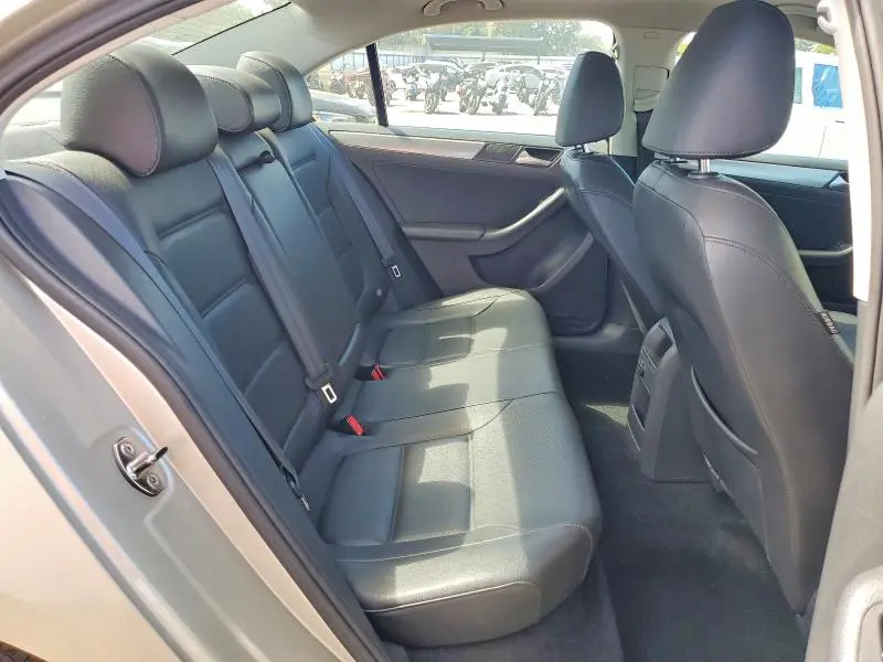 2015 VOLKSWAGEN JETTA SE  