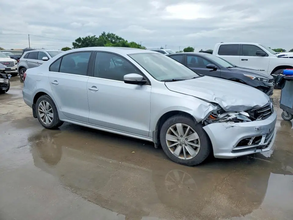 2016 VOLKSWAGEN JETTA SE  
